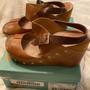 Antelope wedge sandal